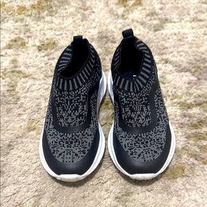 The Children’s Place Slip-On Knit Sneakers - Black/Grey Toddler 8